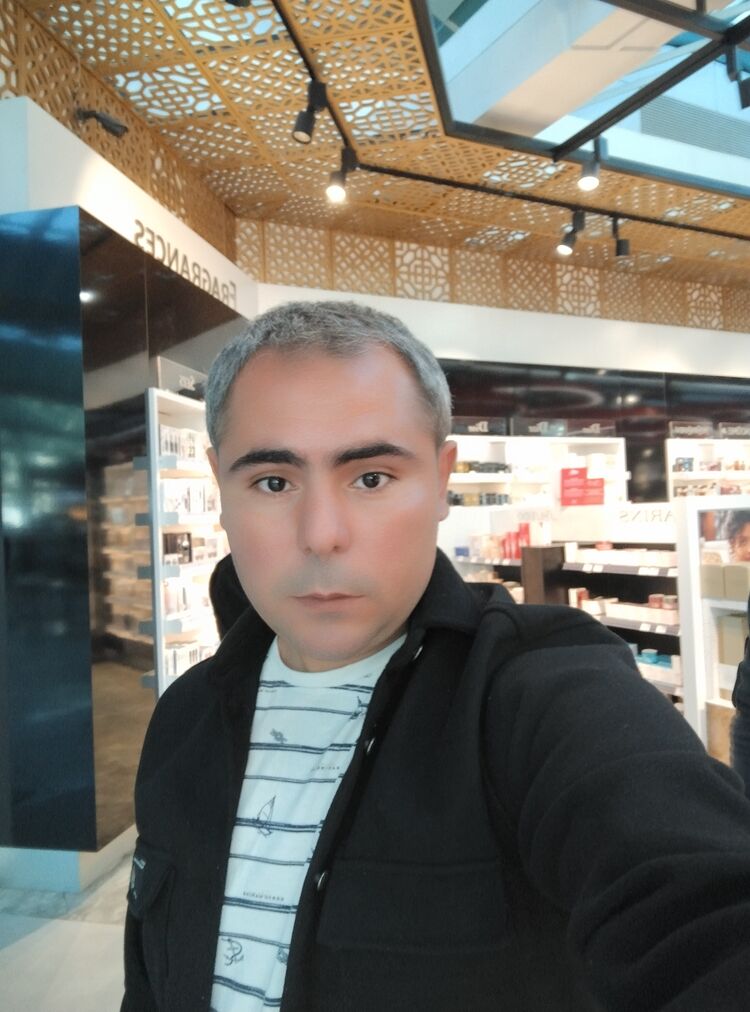  47070142  Araz, 33 ,    