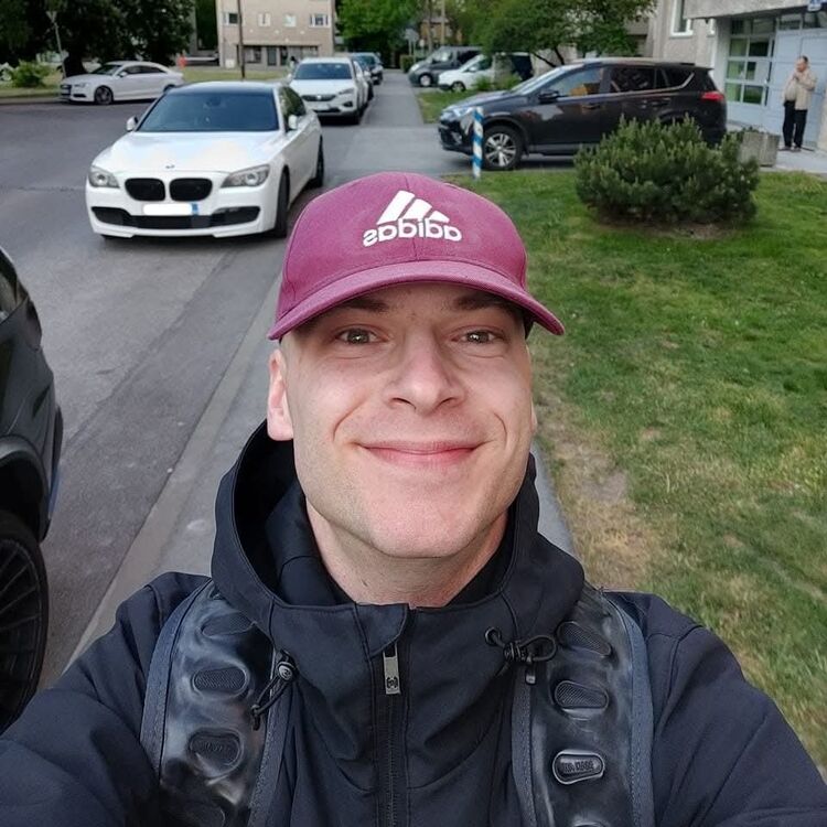  53260882  Thomas, 28 ,    