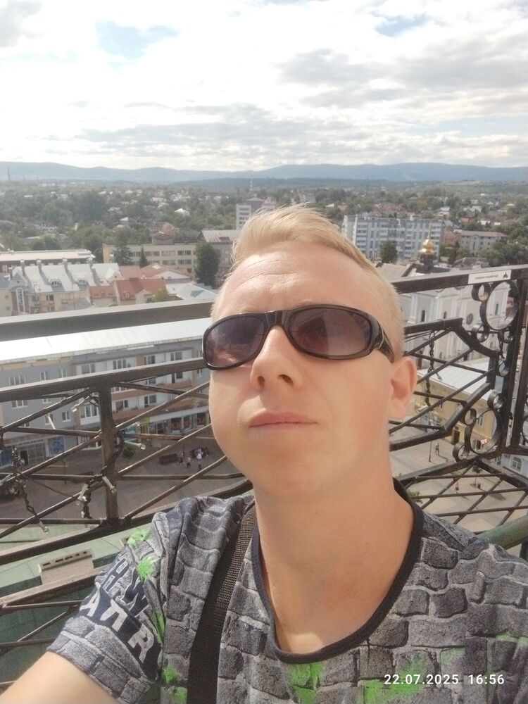  54031712  Vlad, 26 ,    