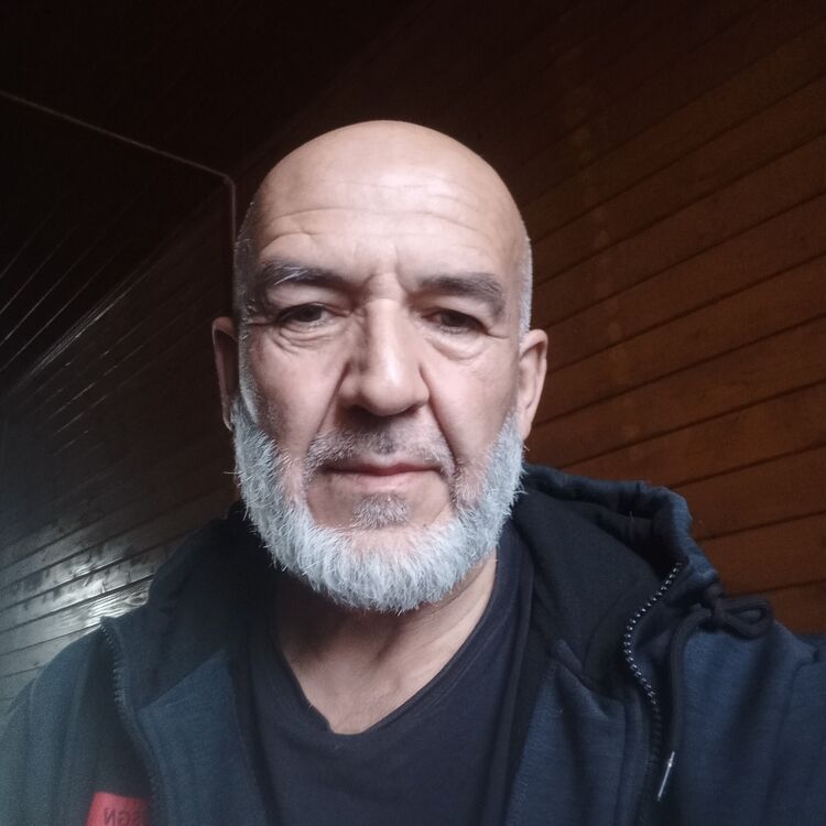  35271032  Safar, 56 ,    