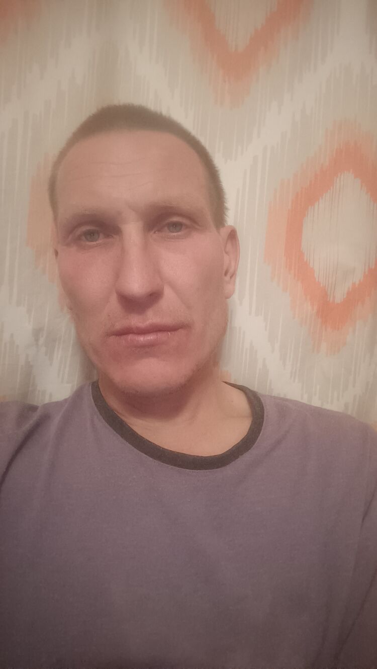  46681762  Stason, 42 ,    