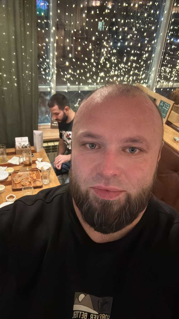  49688542  Ruslan, 40 ,    