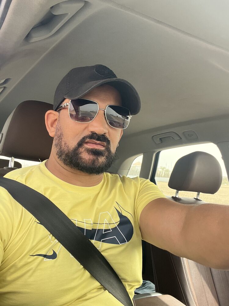  30000992  Karim, 37 ,    