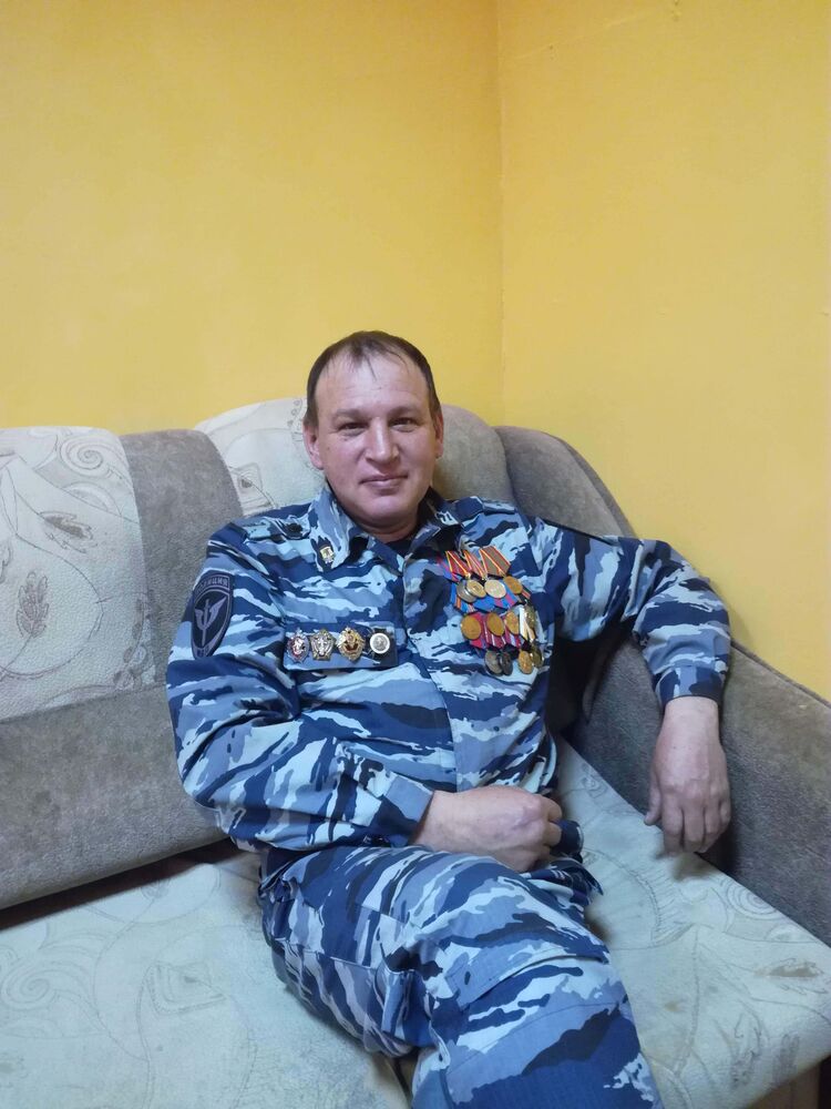  37379252  Semka, 56 ,    