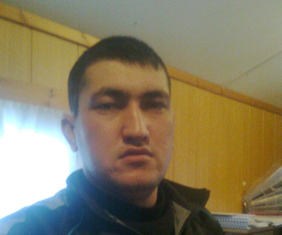  40719252  Bahrom, 38 ,    
