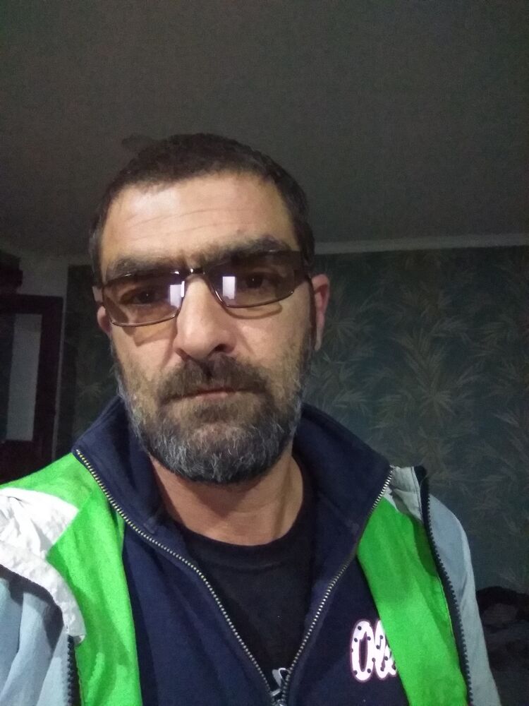  46946492  Gia, 42 ,    