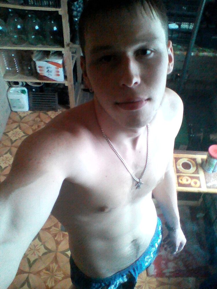  8435182  Andrey, 32 ,    