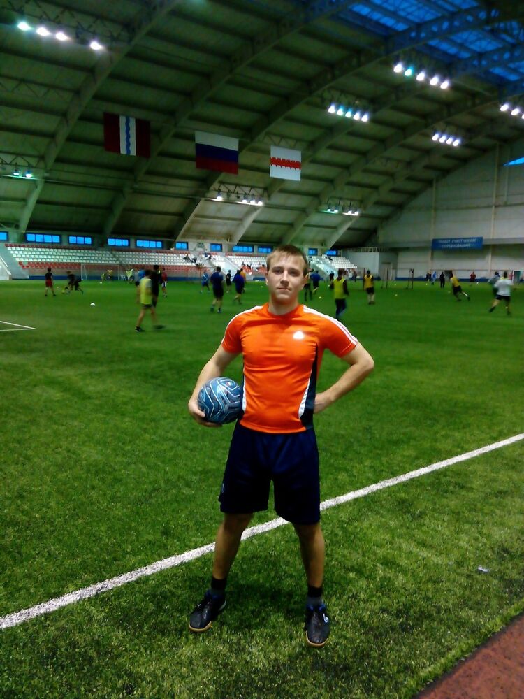  26054672  Mikhail, 32 ,    