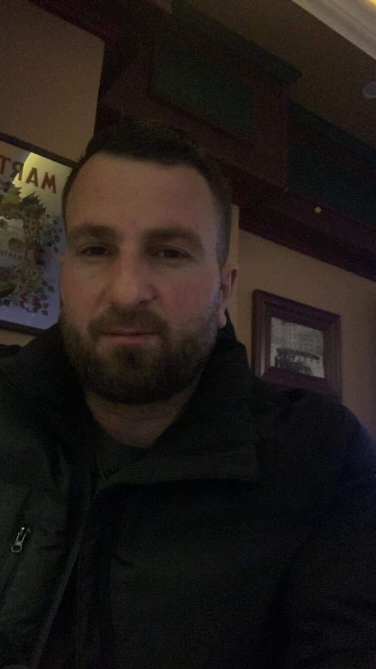  ,   Roland, 33 ,   ,   
