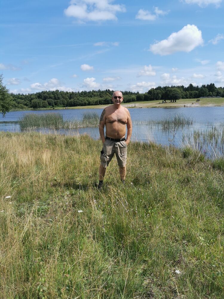  45131482  Vlad, 57 ,    