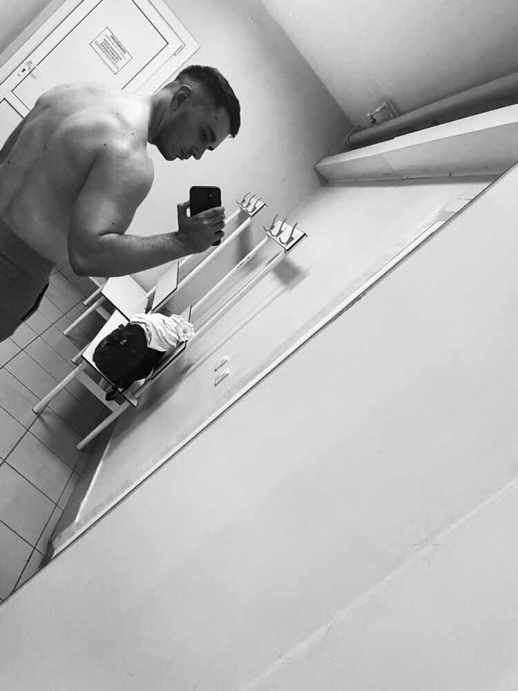  ,   Nikolay, 25 ,   ,   , c , 