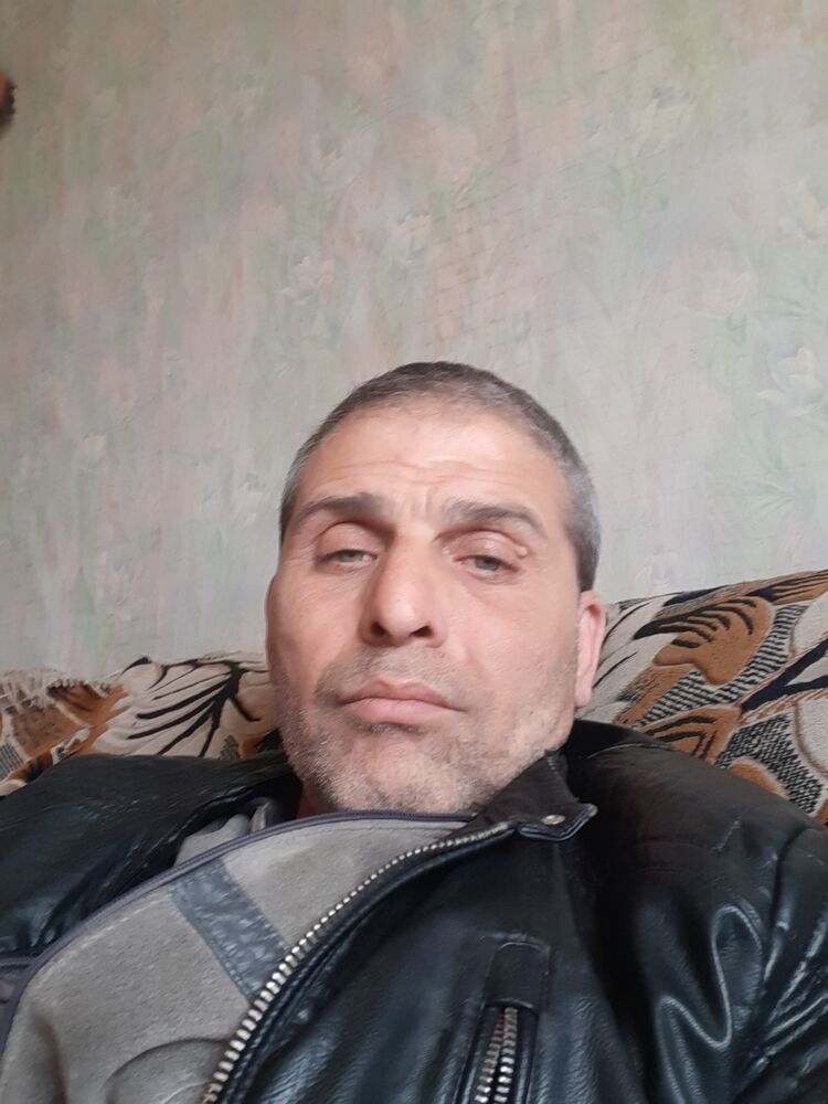  26689592  Artem, 49 ,    -