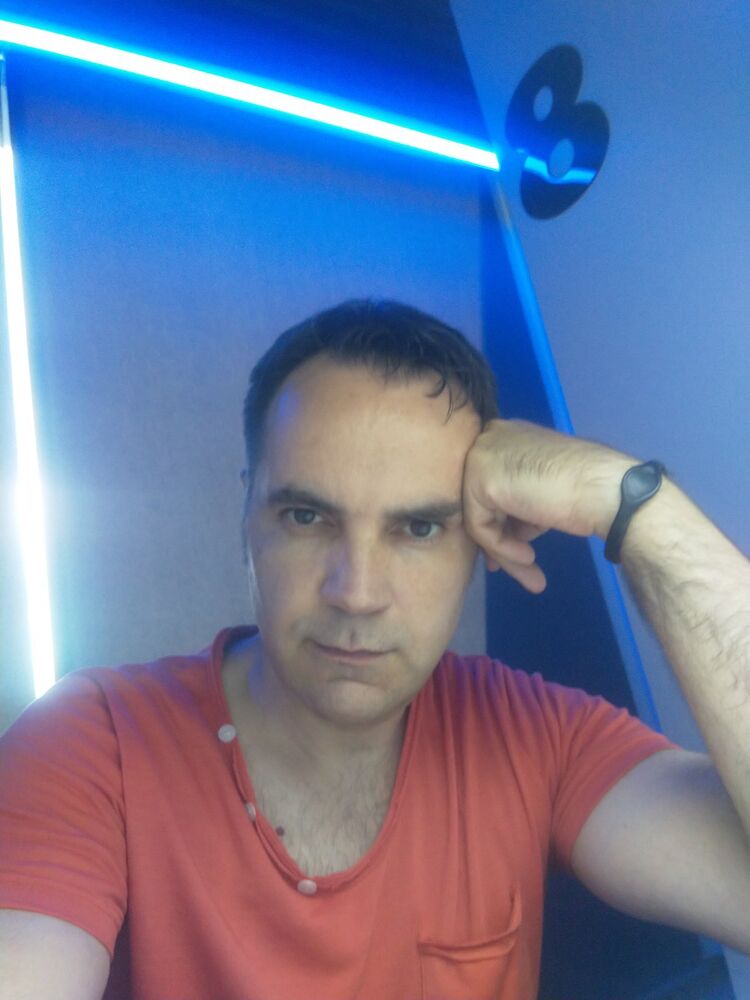  ,   Doktor Trah, 47 ,   ,   