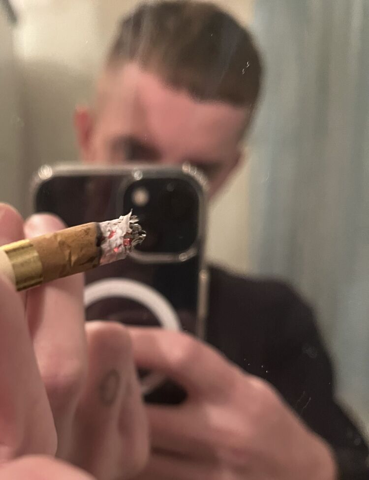  44471582  , 27 ,    