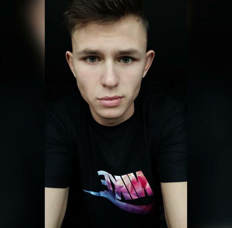  20071632  Yaroslav, 25 ,    