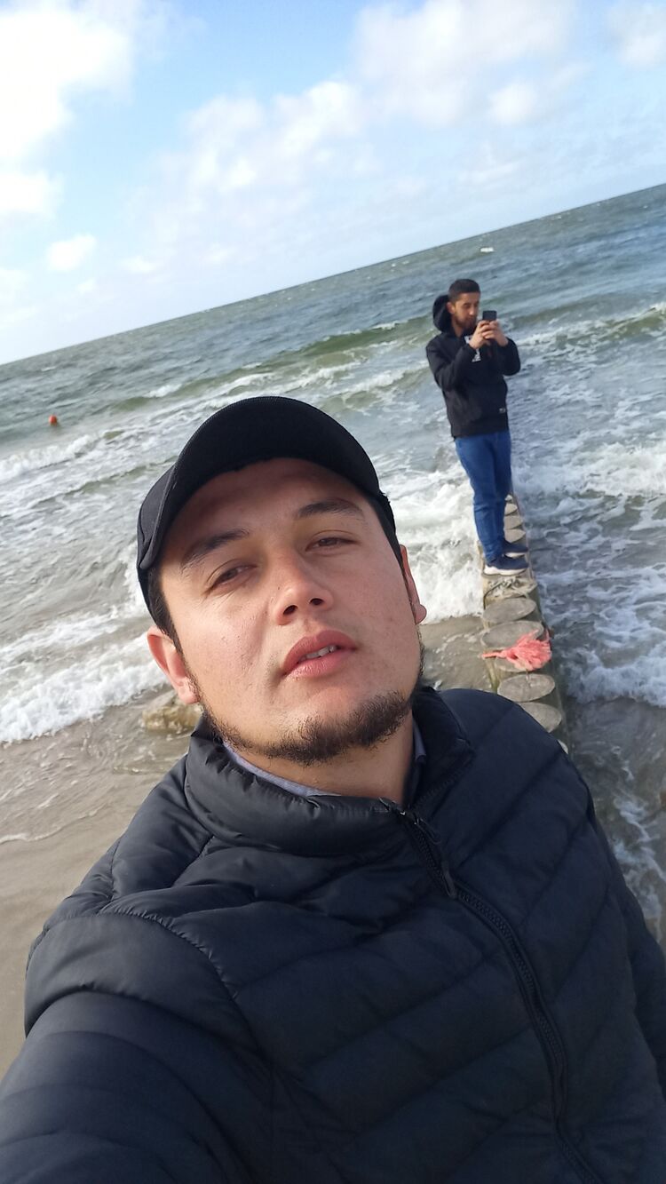 45904552  , 24 ,    
