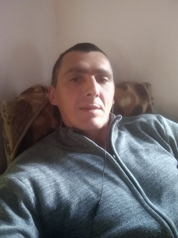  15970952  Veceslav, 45 ,    Praha