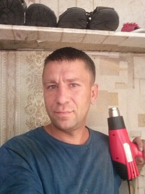  13068942  Vovik, 41 ,    
