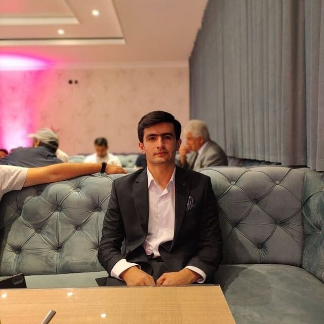  37698372  , 22 ,    -