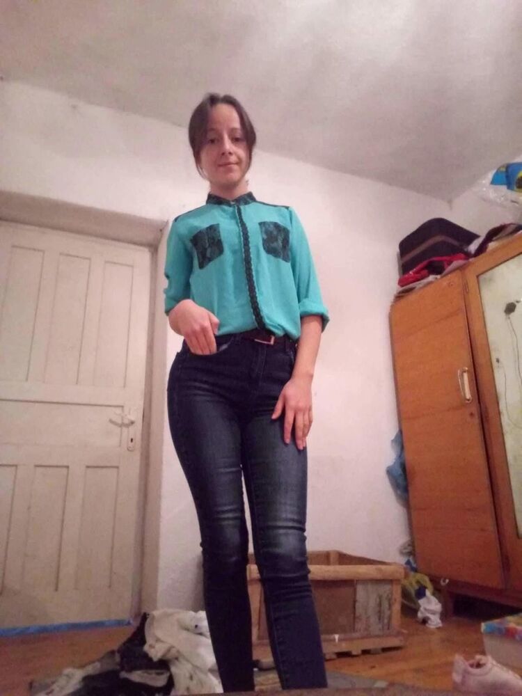  ,   Zarina, 28 ,   