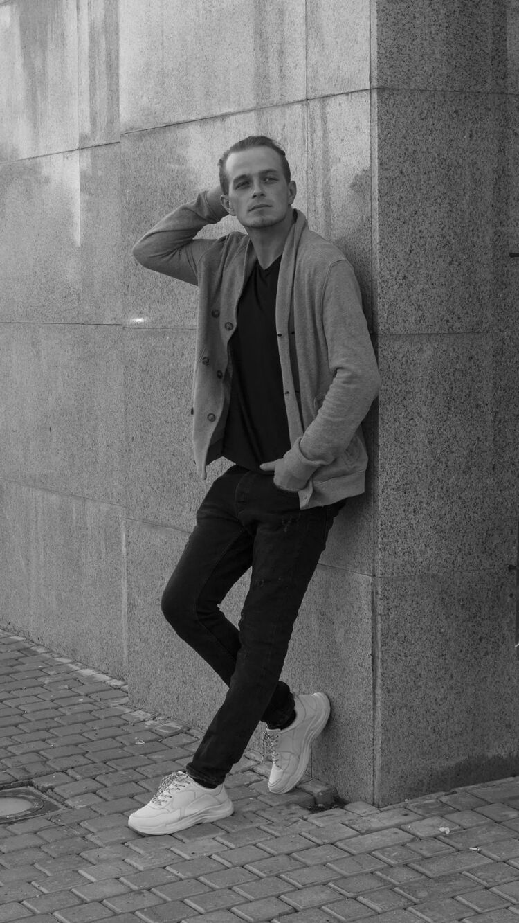  38303082  DEnVEr, 33 ,    