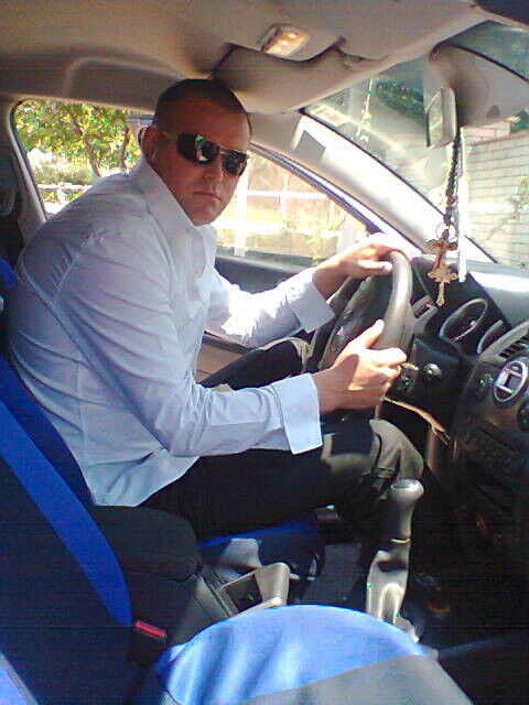  4363632  Serghei, 44 ,    