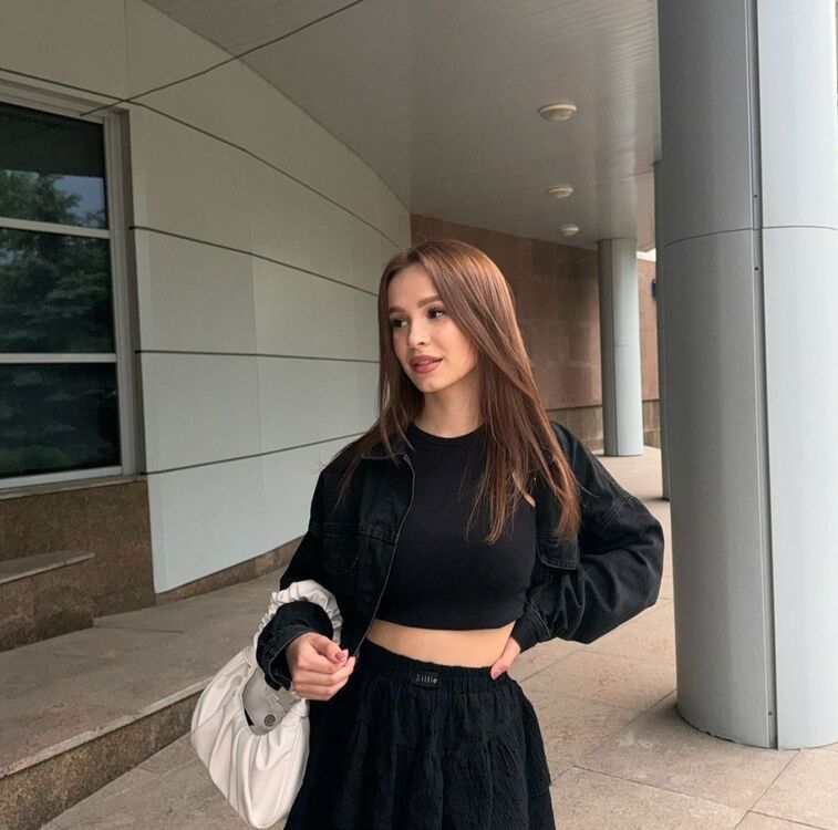  44049572  Anastasia, 26 ,    