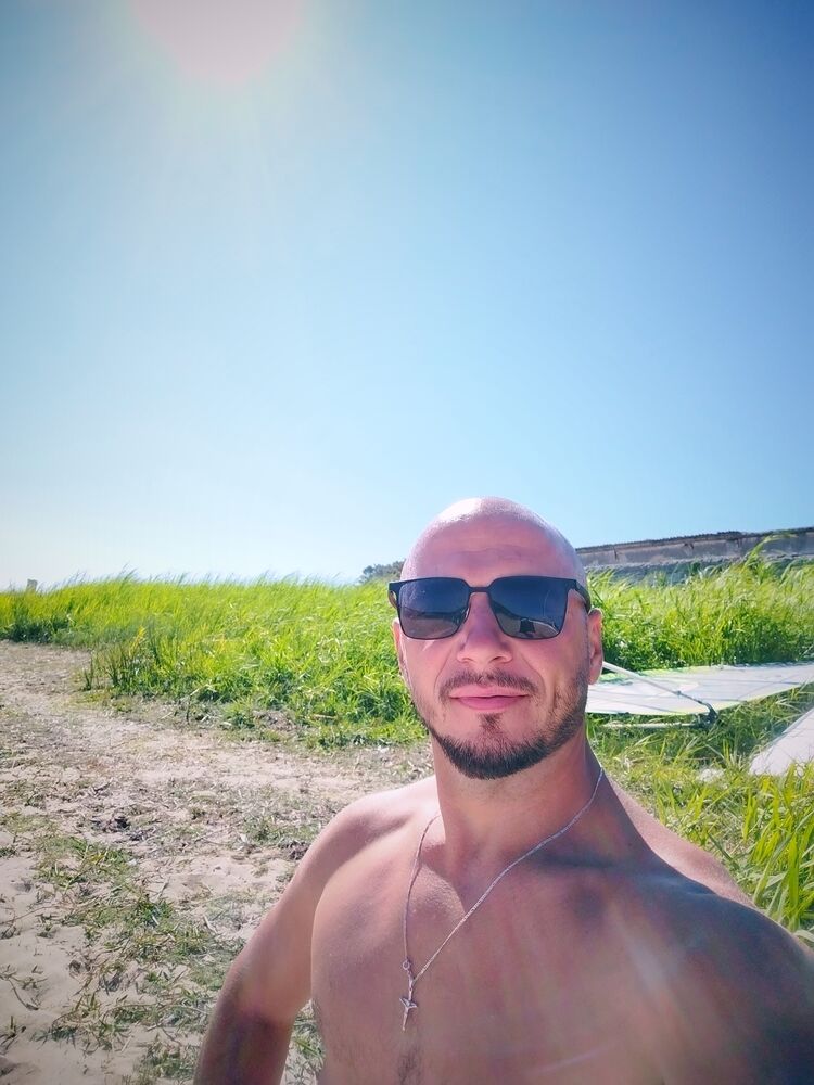  ,   Igor, 37 ,   ,   