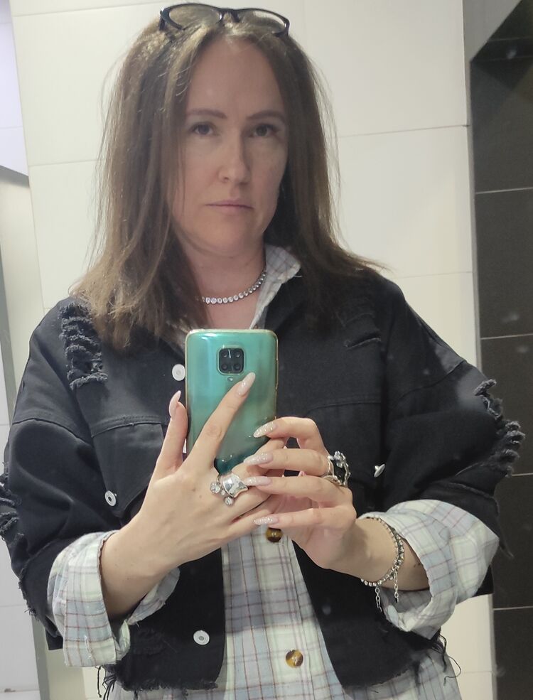  48372502  OLGA, 53 ,    