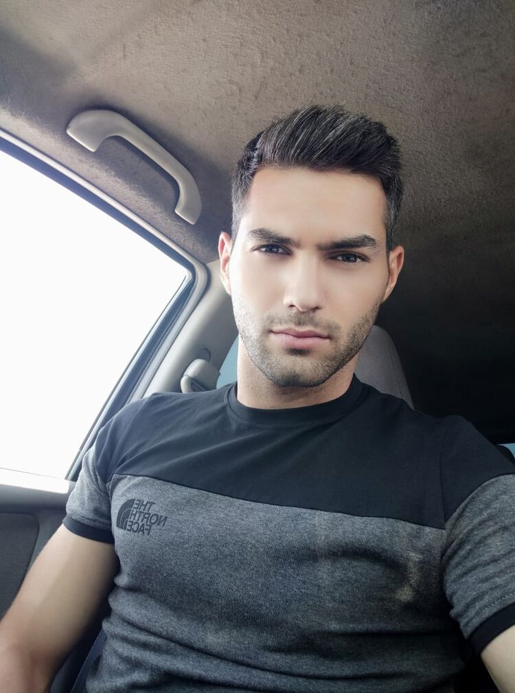  ,   Ali, 32 ,   ,   
