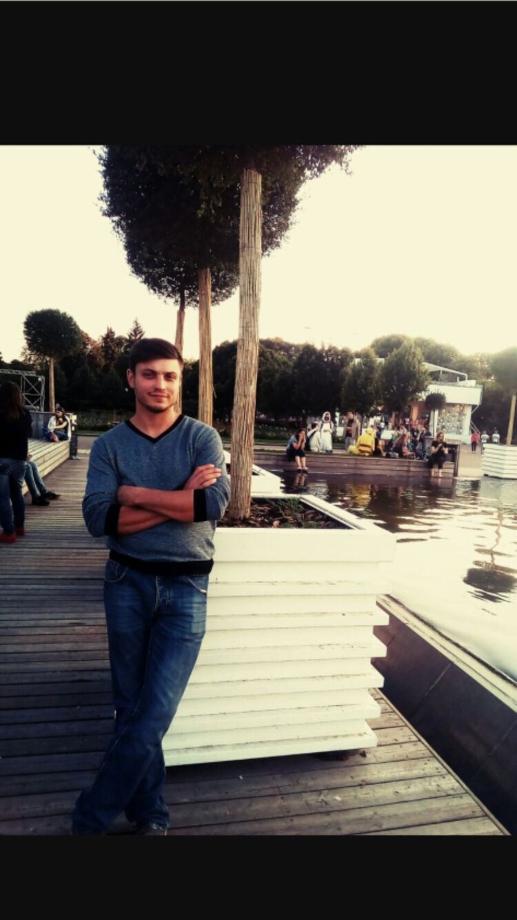  42455442  Fredi, 37 ,    