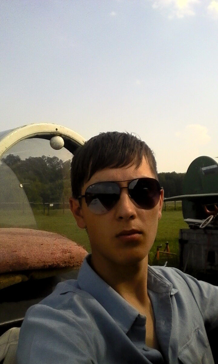  9760842  Joker, 27 ,    -