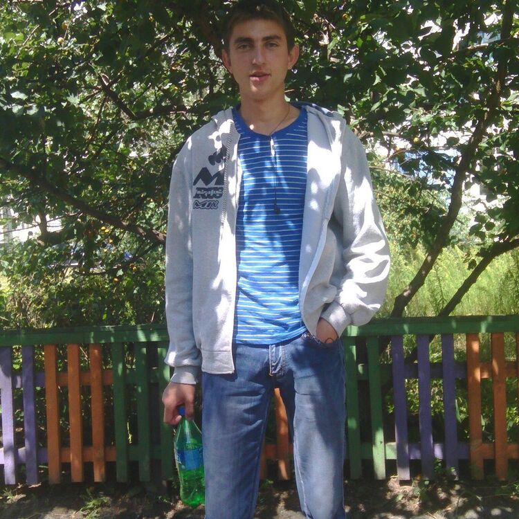  18369052  Sacha, 29 ,    