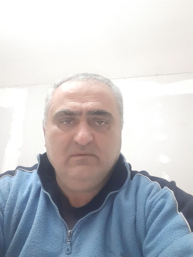  ,   Goga, 53 ,   ,   