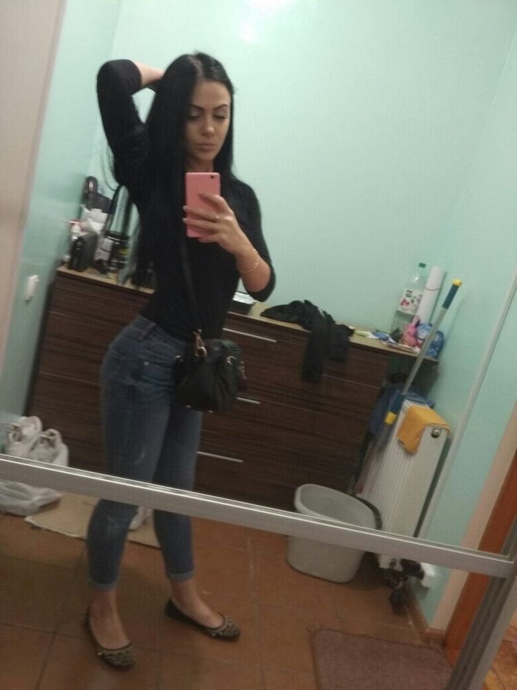  ,   Lola, 28 ,   ,   , c 