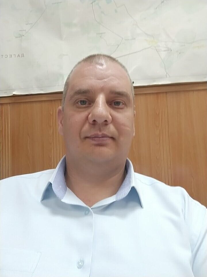  20627942  Denis, 43 ,    