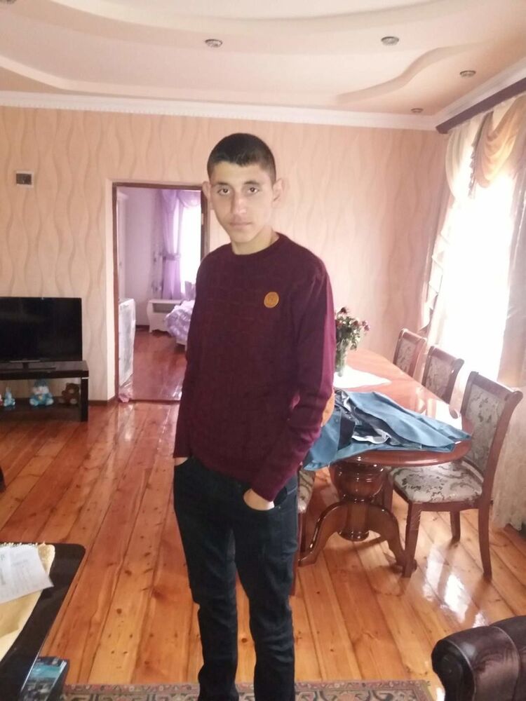 19475182  DAVID, 27 ,    