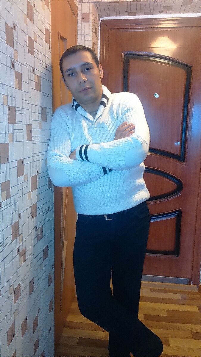  8703022  Damir, 41 ,    