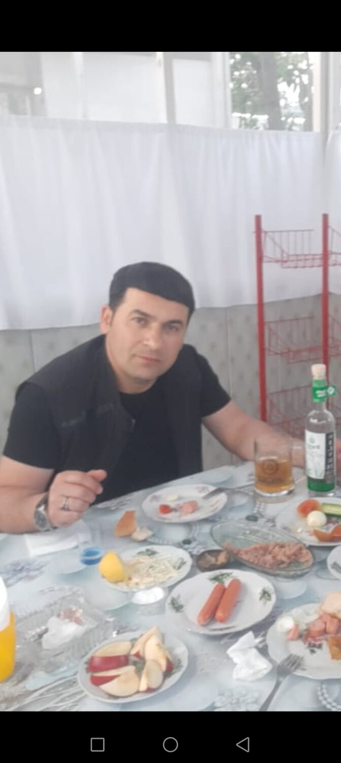  49564022  Elnur, 42 ,    