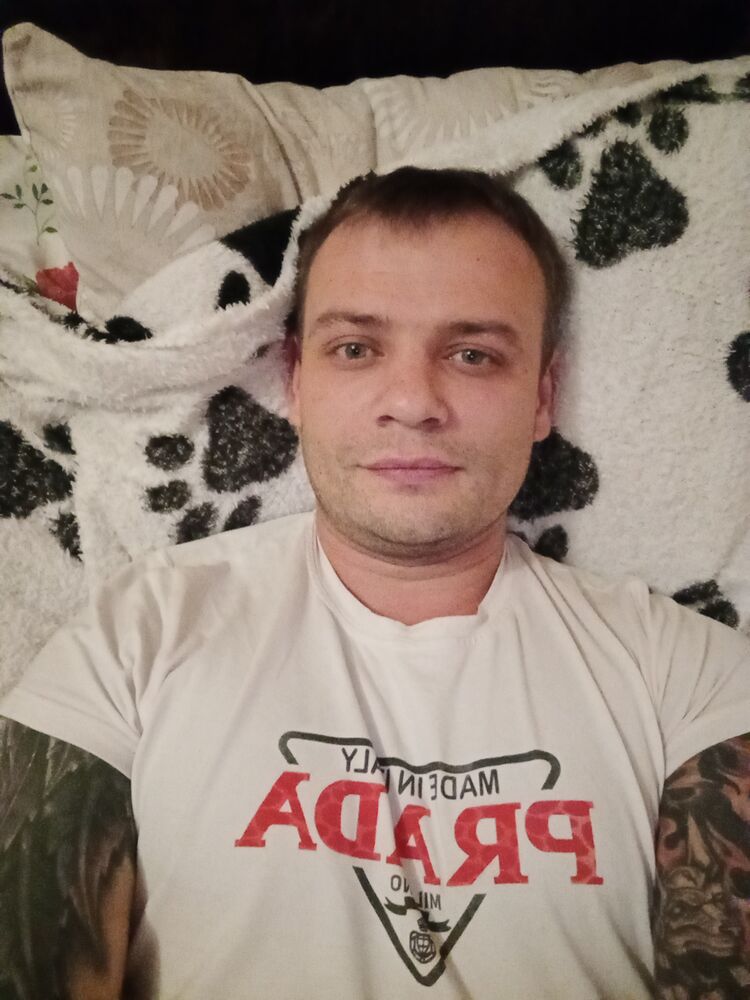  54700132  Artur , 34 ,    Goddard