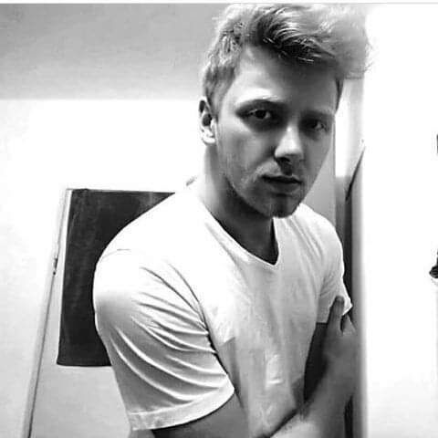  34827542  Evan, 32 ,    