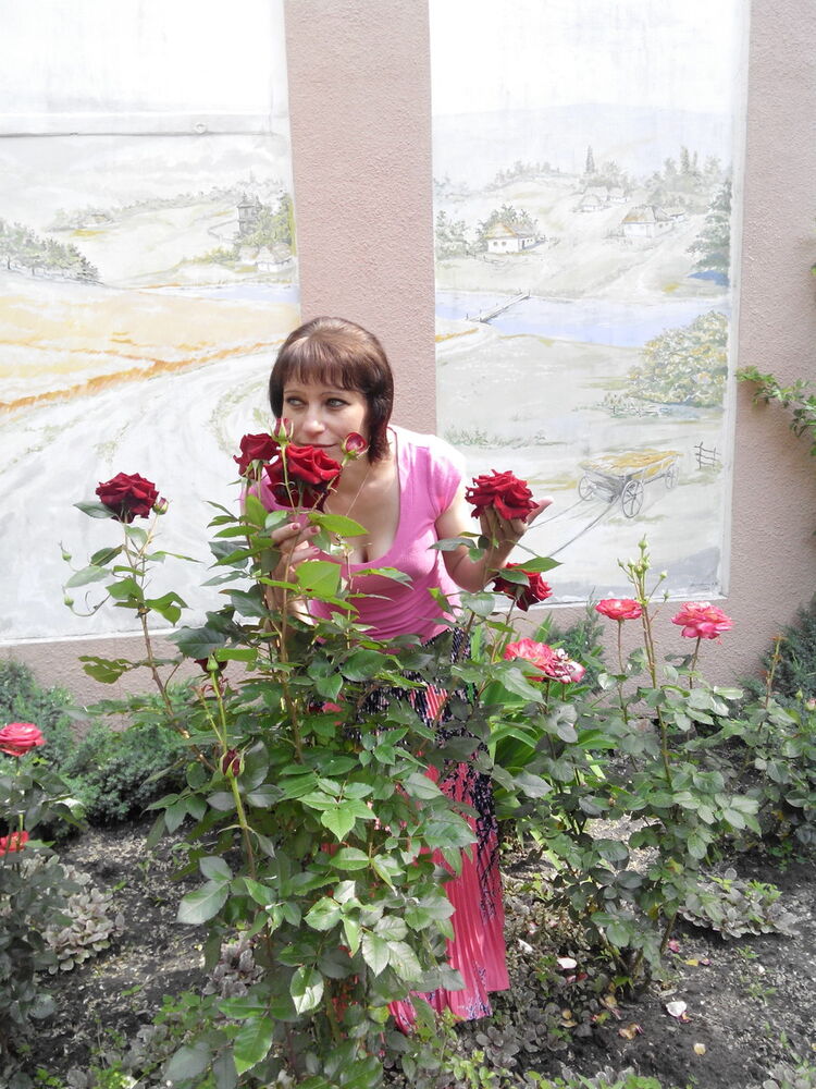  6182902  Elena, 44 ,    
