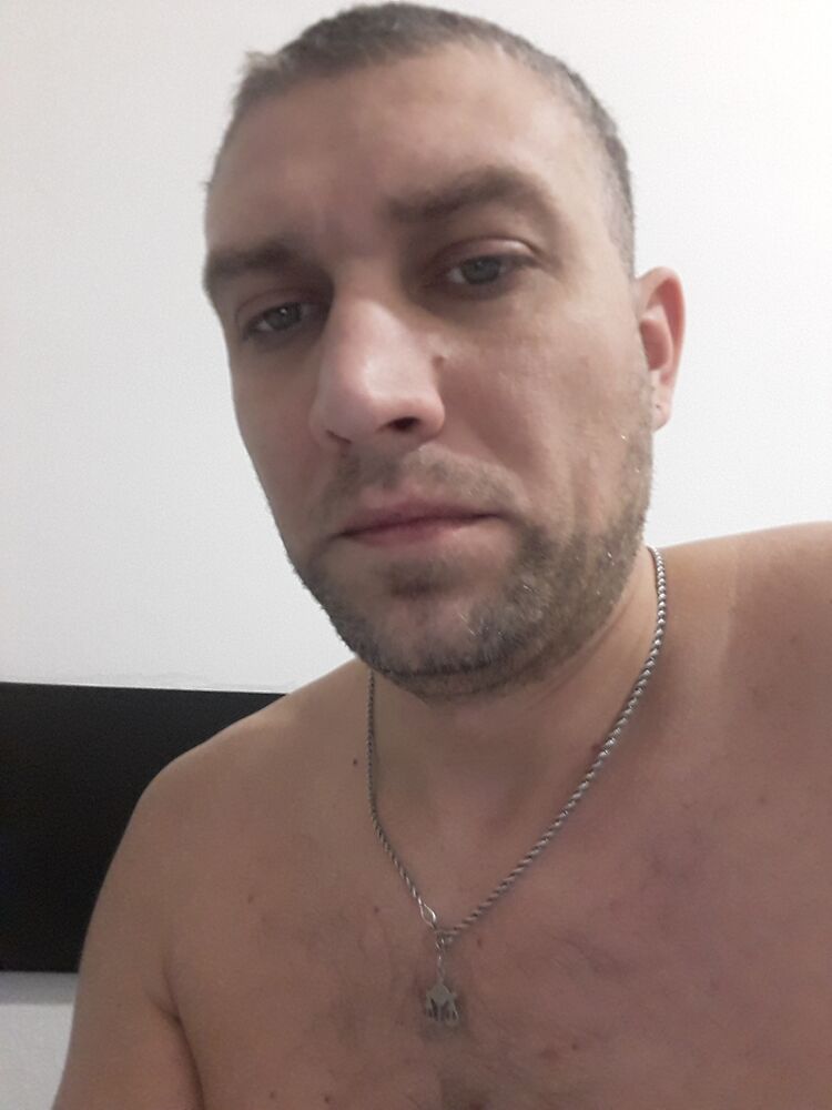  25345932  Makc, 40 ,    