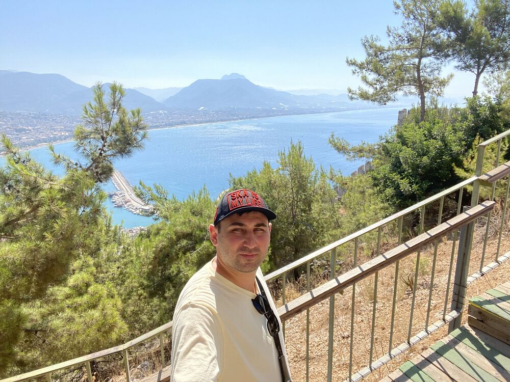  27667352  Ayrton, 36 ,    -