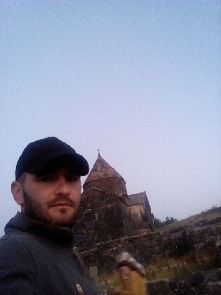  ,   Maks, 33 ,   ,   , c 