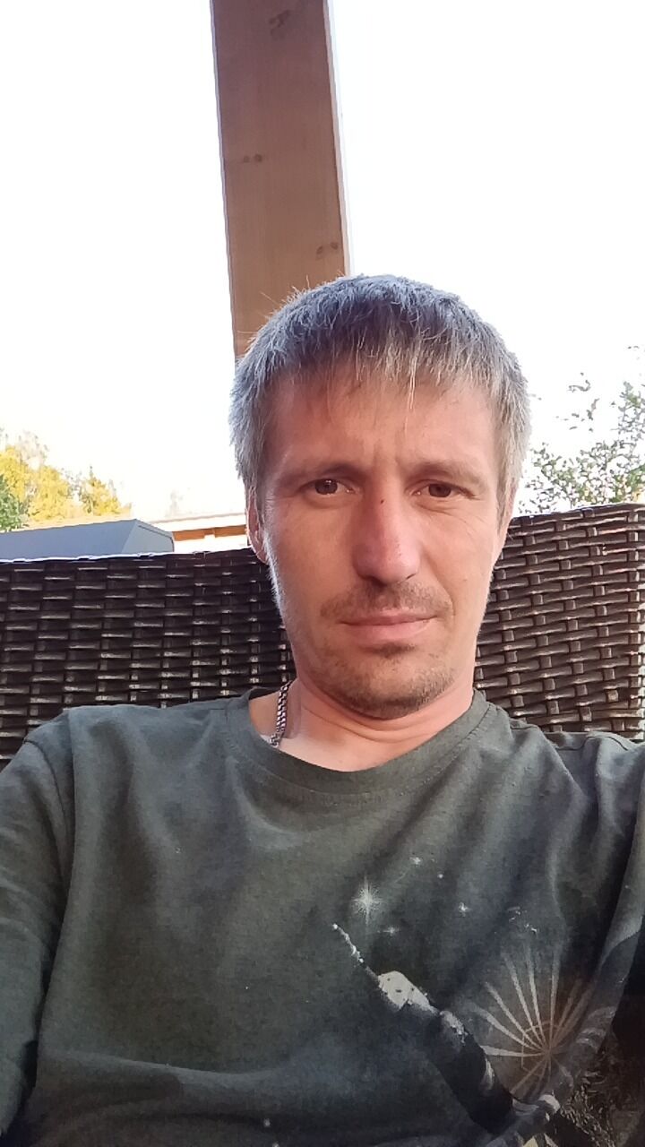  46125882  Lik, 41 ,    