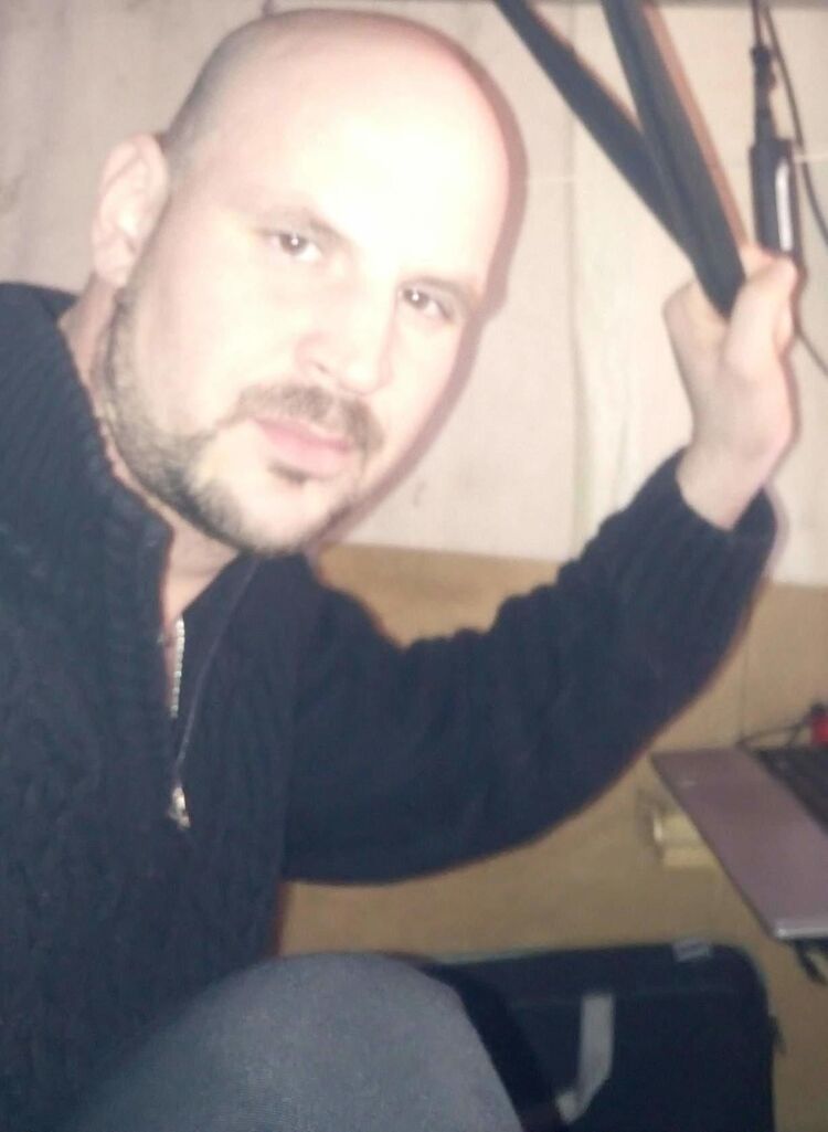  ,   Artur, 41 ,   ,   