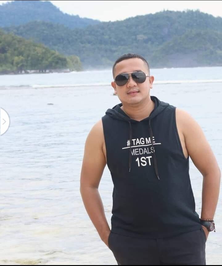  Surakarta,   David, 38 ,   ,   