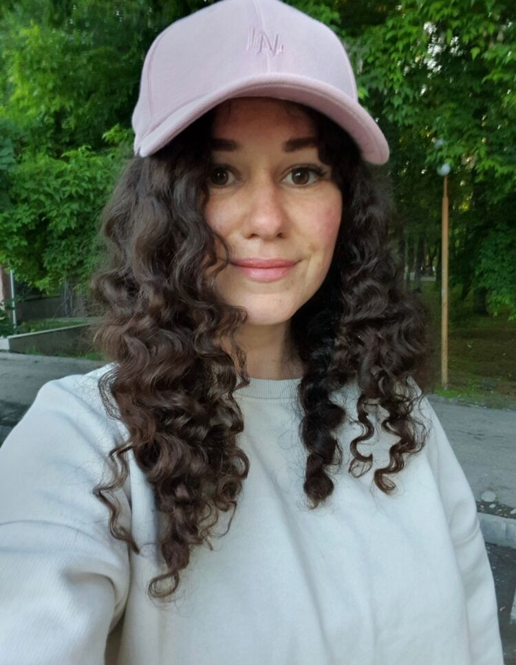  44278582  Anna, 34 ,    