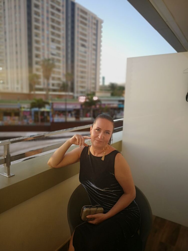  ,   Milanna, 44 ,   ,   , c 